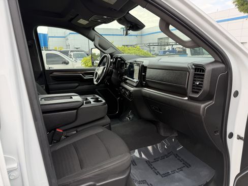 Used 2025 Chevrolet Silverado 2500 LT w/ Convenience Package AWD/4WD image 27