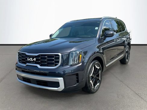 Certified 2025 Kia Telluride S FWD image 3