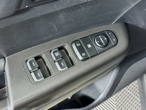 Used 2020 Kia Sportage LX AWD/4WD image 17