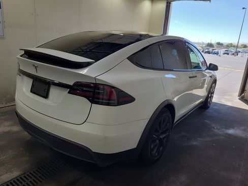 Used 2023 Tesla Model X AWD/4WD image 4