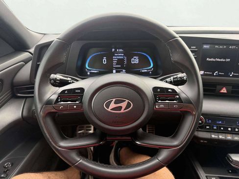 Used 2025 Hyundai Elantra Sport FWD image 16
