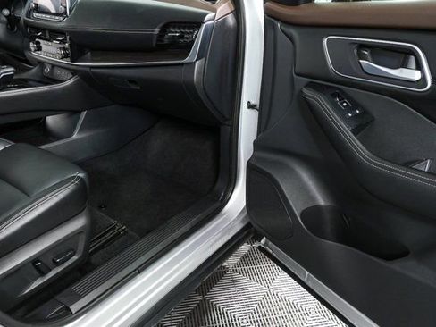 Used 2021 Nissan Rogue SL image 23