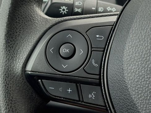 Used 2020 Toyota RAV4 XLE AWD/4WD image 14