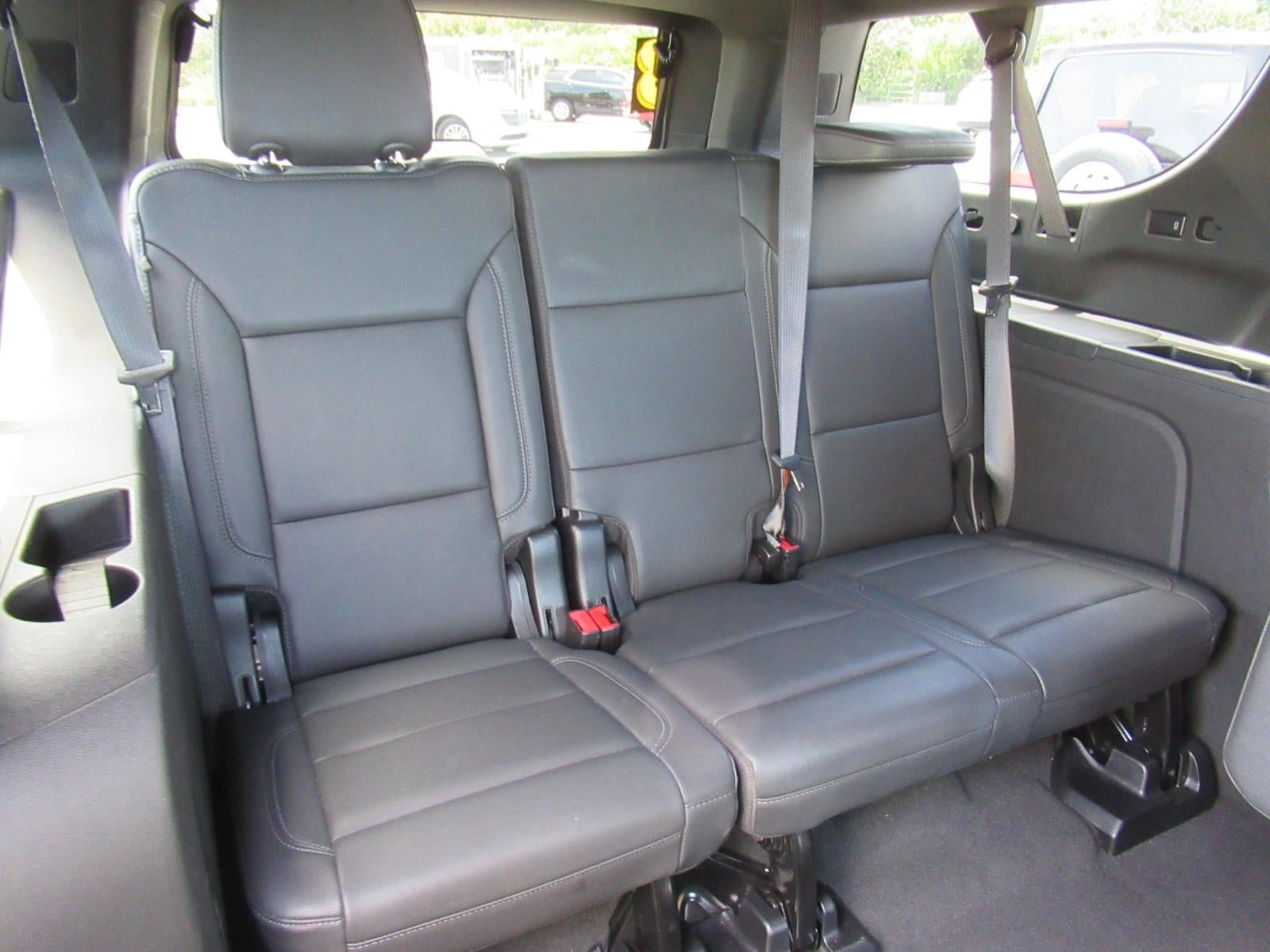 Used 2023 Chevrolet Suburban Z71 w/ Luxury Package AWD/4WD image 36