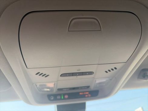 Used 2023 GMC Terrain SLT w/ LPO, Floor Liner Package FWD image 25