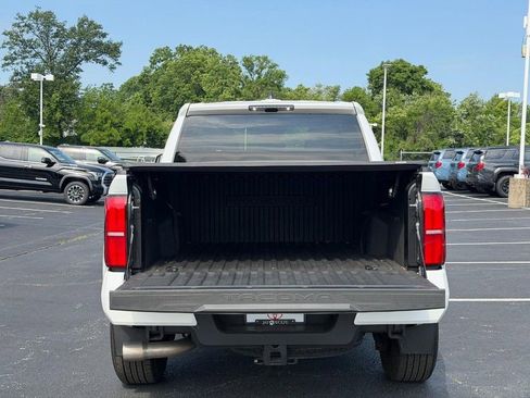Used 2024 Toyota Tacoma TRD Sport AWD/4WD image 4