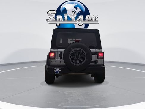 Used 2018 Jeep Wrangler Unlimited Sport S image 2