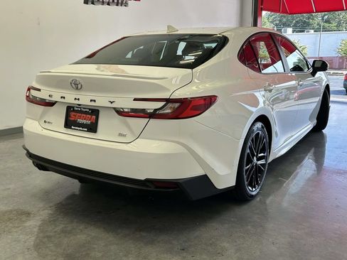 Certified 2025 Toyota Camry SE FWD image 3