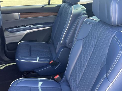 New 2026 Cadillac Vistiq Premium Luxury image 17