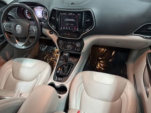 Used 2020 Jeep Cherokee Limited AWD/4WD image 12