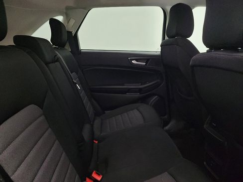 Used 2020 Ford Edge SE image 19