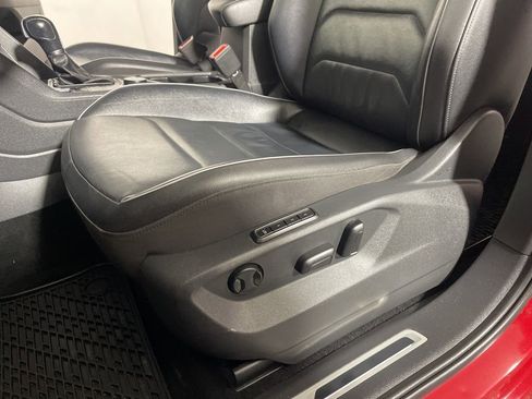 Used 2018 Volkswagen Tiguan SEL Premium w/ 3rd Row Seat Package image 11