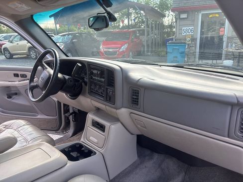 Used 2002 Chevrolet Tahoe LT AWD/4WD image 13