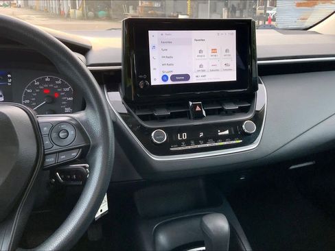 Used 2024 Toyota Corolla LE image 7