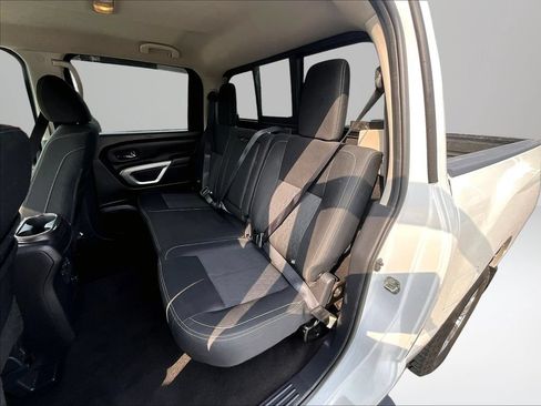 Used 2018 Nissan Titan SV w/ SV Convenience Package AWD/4WD image 27