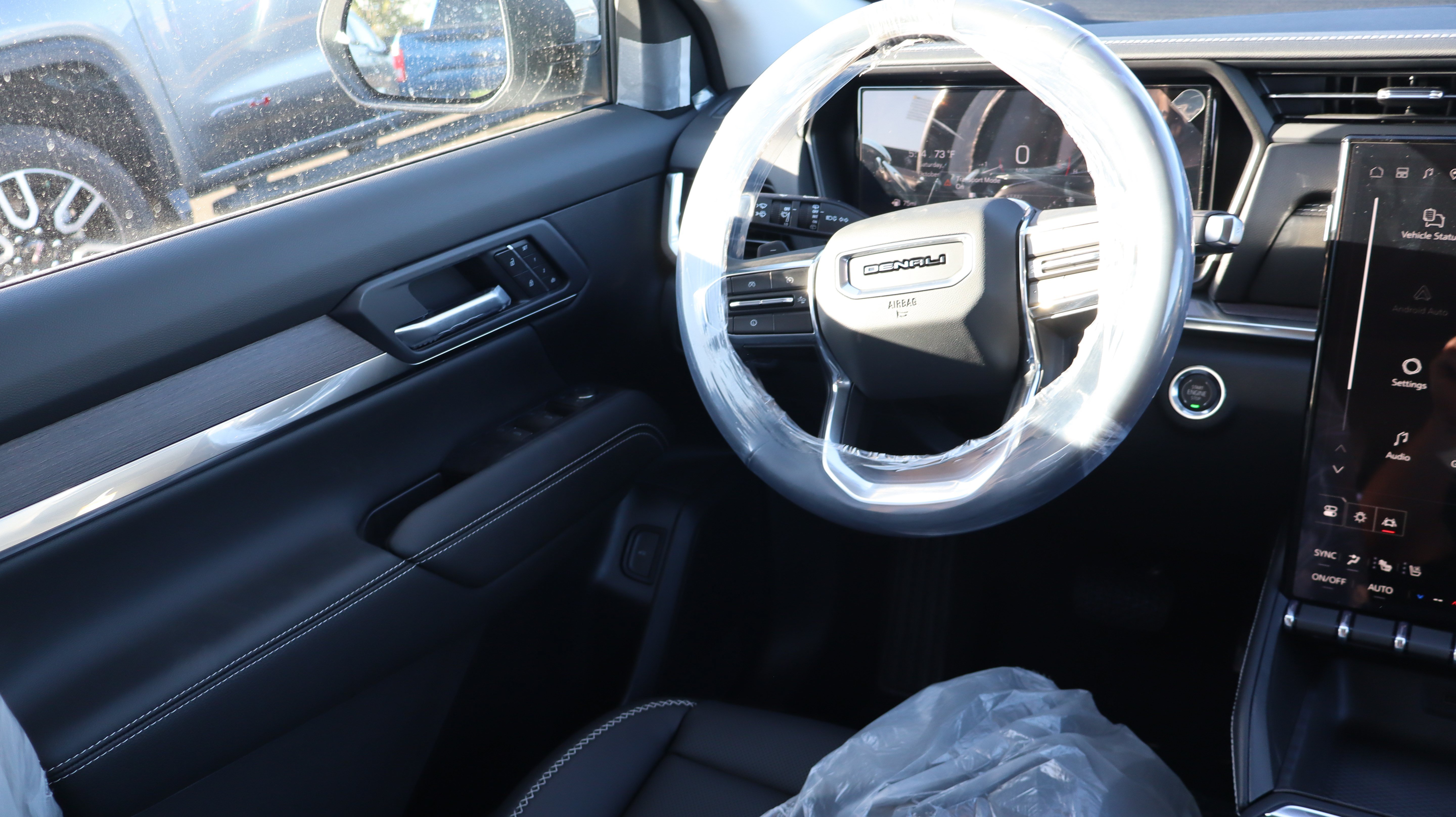 New 2027 GMC Terrain Denali w/ LPO, Floor Liner Package AWD/4WD image 9