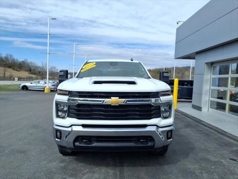 Used 2025 Chevrolet Silverado 2500 LT w/ Convenience Package AWD/4WD image 3
