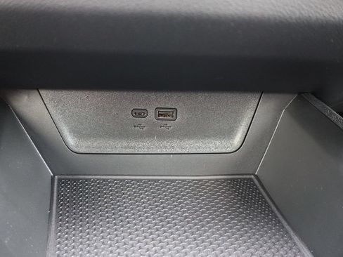 New 2027 Chevrolet Equinox LT w/ Convenience Package II FWD image 21