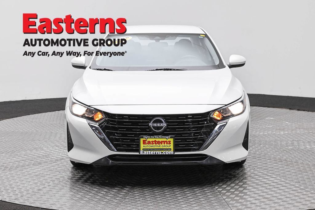 Used 2024 Nissan Sentra SV FWD image 2