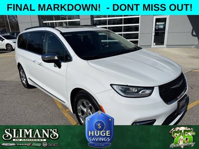 Used 2023 Chrysler Pacifica Limited