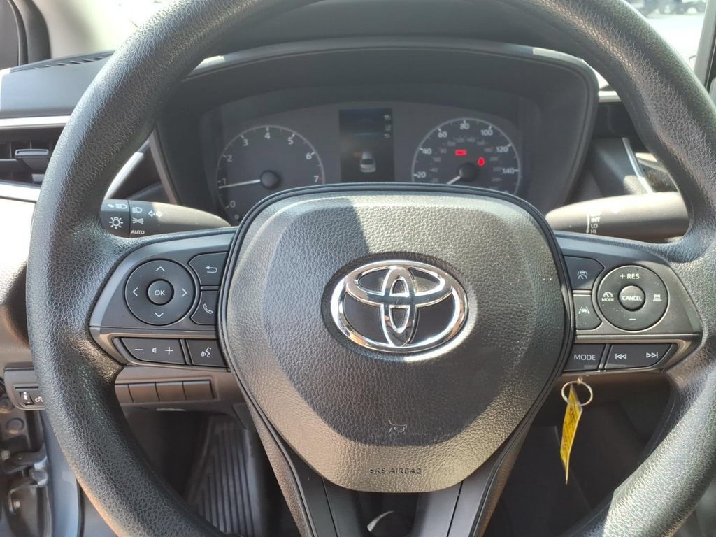 Used 2025 Toyota Corolla LE FWD image 23