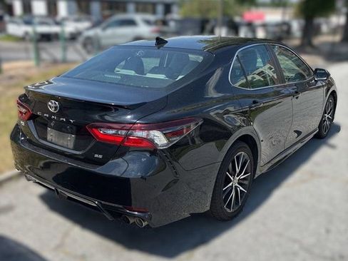 Used 2021 Toyota Camry SE FWD image 5