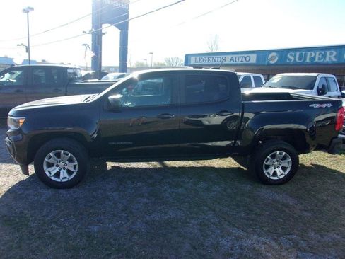 Used 2022 Chevrolet Colorado LT AWD/4WD image 2