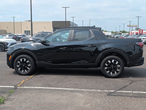 Used 2025 Hyundai Santa Cruz SEL AWD/4WD image 2