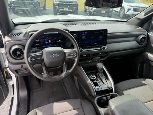 Used 2024 Chevrolet Colorado Trail Boss w/ Technology Package image 14