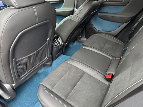 Used 2023 Volvo XC40 Recharge Ultimate image 12