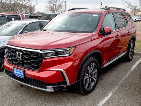 Certified 2025 Honda Pilot Elite image 13