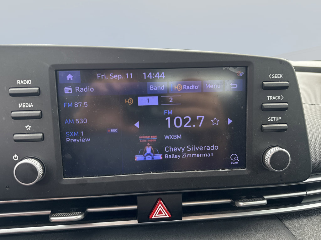 Used 2022 Hyundai Elantra Blue FWD image 24