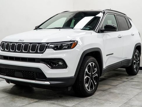 Used 2024 Jeep Compass Limited image 6