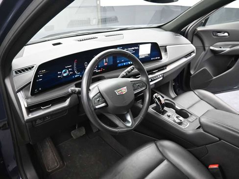 Used 2024 Cadillac XT4 Premium Luxury image 15