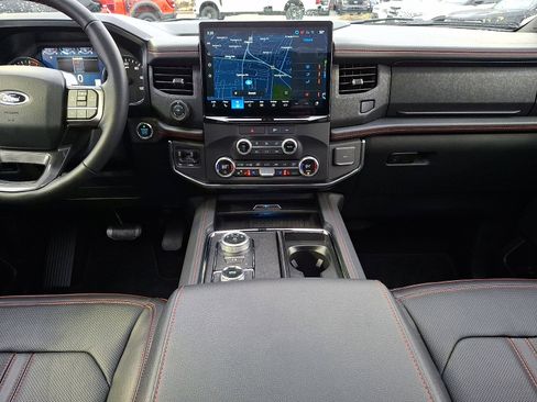 Used 2023 Ford Expedition Limited image 15