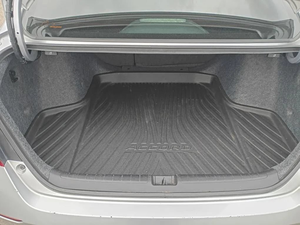 Used 2021 Honda Accord Touring image 18