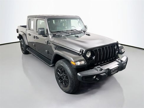 Used 2022 Jeep Gladiator Sport image 1