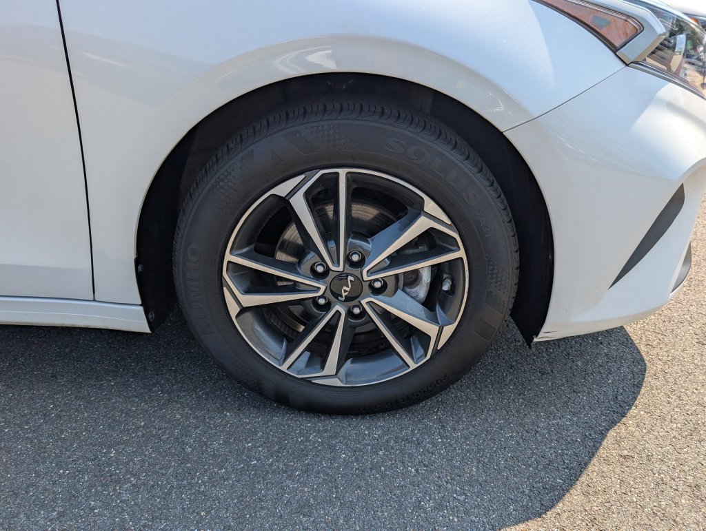 Used 2024 Kia Forte LXS w/ LXS Technology Package FWD image 12