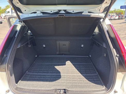 Certified 2026 Volvo XC40 B5 Plus AWD/4WD image 39