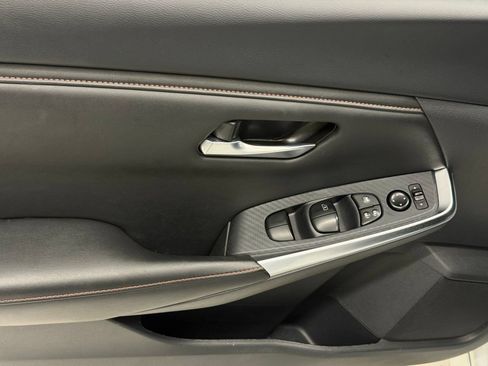 Used 2025 Nissan Sentra SR FWD image 12