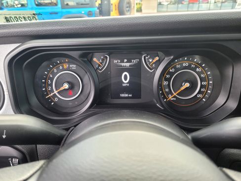 Used 2024 Jeep Gladiator Sport image 23