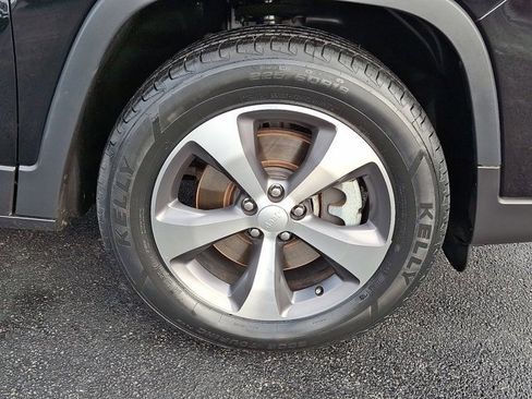 Certified 2021 Jeep Cherokee Limited image 9