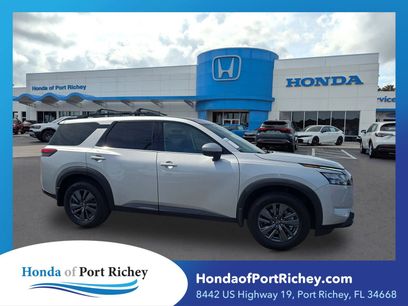 Used 2023 Nissan Pathfinder SV