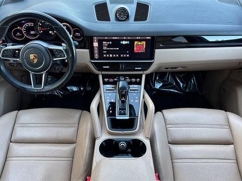 Used 2021 Porsche Cayenne Coupe image 4