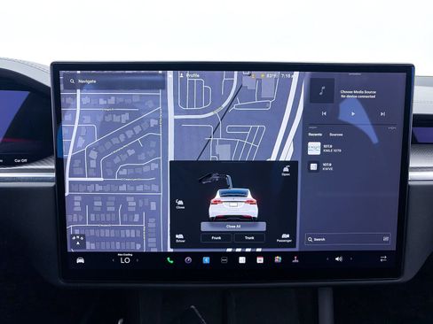 Used 2022 Tesla Model X Plaid AWD/4WD image 4