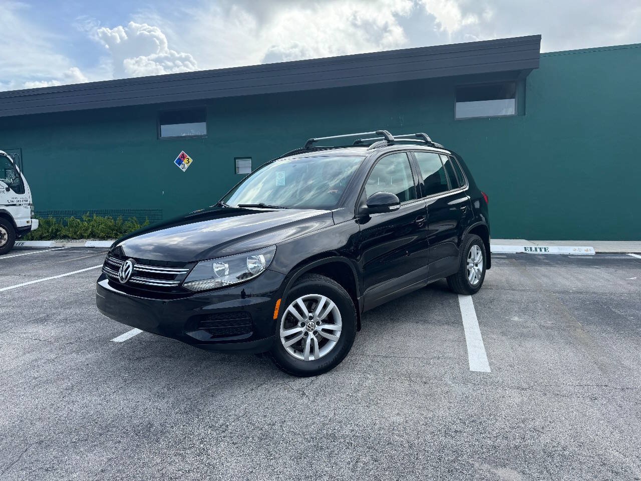 Used 2015 Volkswagen Tiguan S FWD image 2