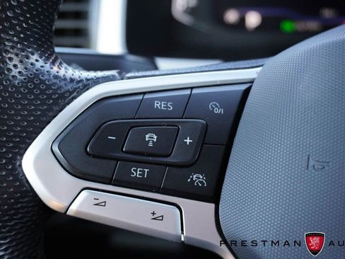 Used 2022 Volkswagen Atlas SEL Premium image 33