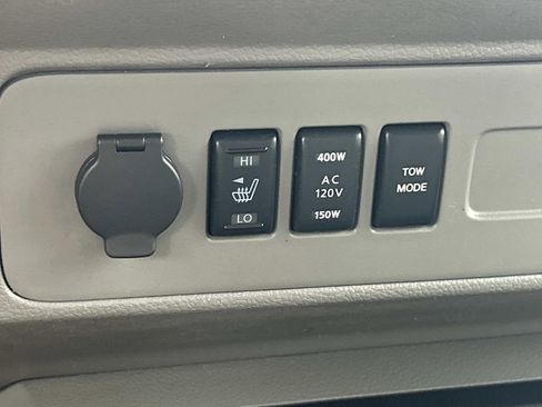 Used 2018 Nissan NV 3500 SL RWD image 27
