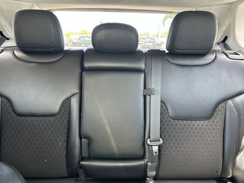 Used 2020 Jeep Compass Latitude FWD image 13