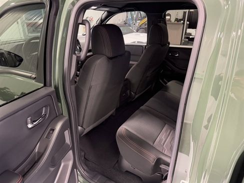 Used 2025 Nissan Frontier PRO-4X image 13